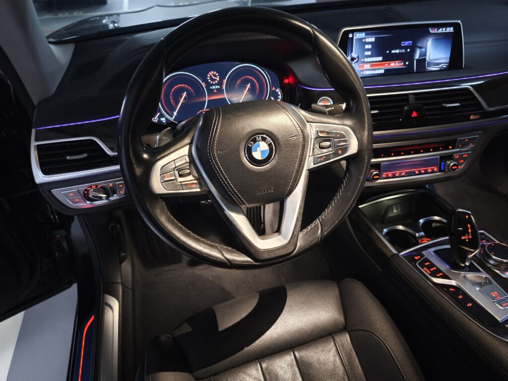 BMW 740Li (G12)｜2016 年式 - 駕駛座