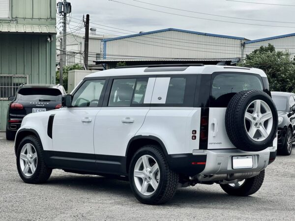 2023年式 Land Rover Defender 110 D300 柴油-左側