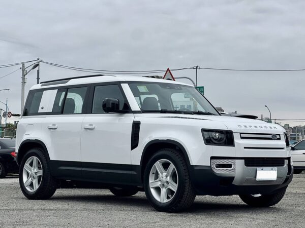 2023年式 Land Rover Defender 110 D300 柴油