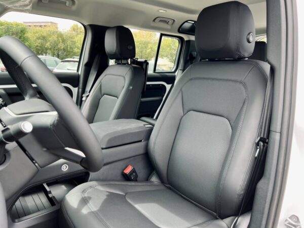 2023年式 Land Rover Defender 110 D300 柴油-前座