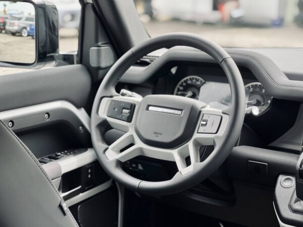 2023年式 Land Rover Defender 110 D300 柴油-方向盤