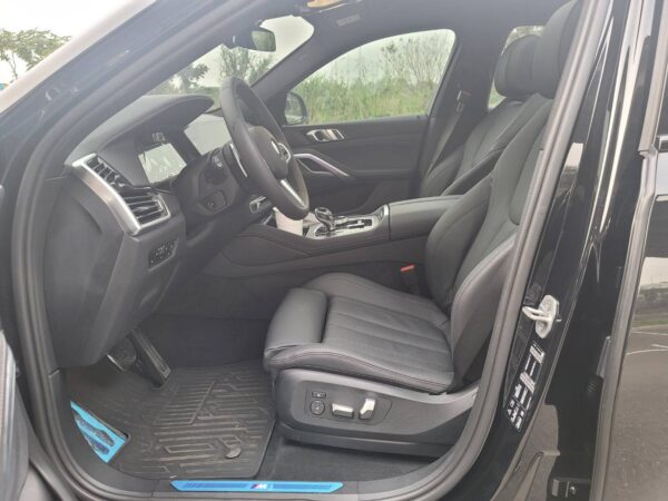 2021-2022 BMW X6 40i M Sport-駕駛室03