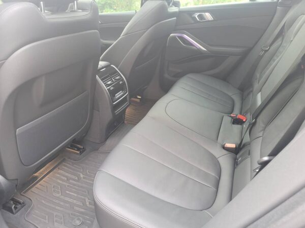 2021-2022 BMW X6 40i M Sport-後座座椅