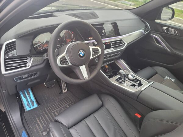 2021-2022 BMW X6 40i M Sport-駕駛座02