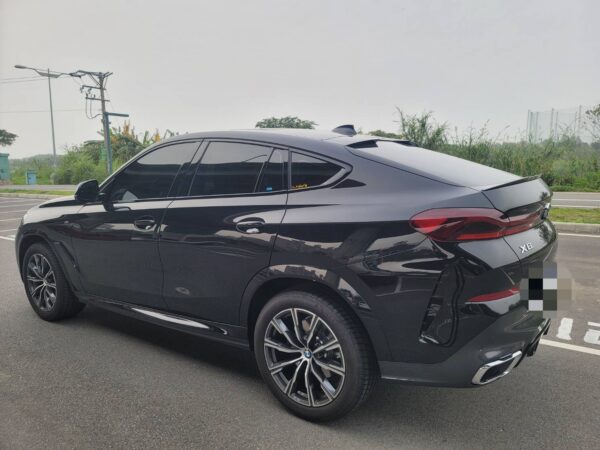2021-2022 BMW X6 40i M Sport-側邊