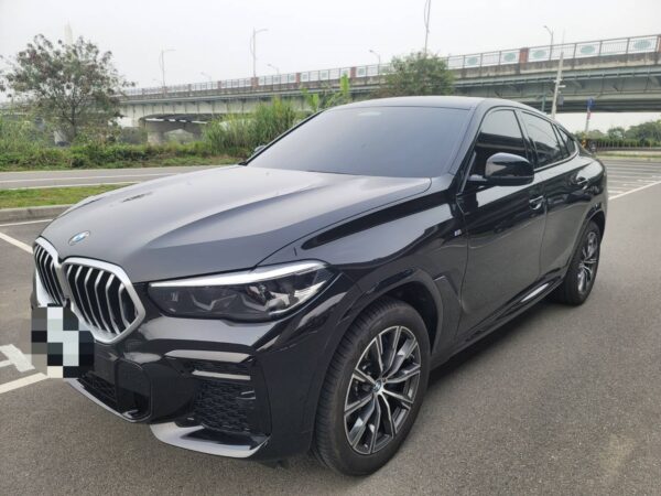 2021-2022 BMW X6 40i M Sport
