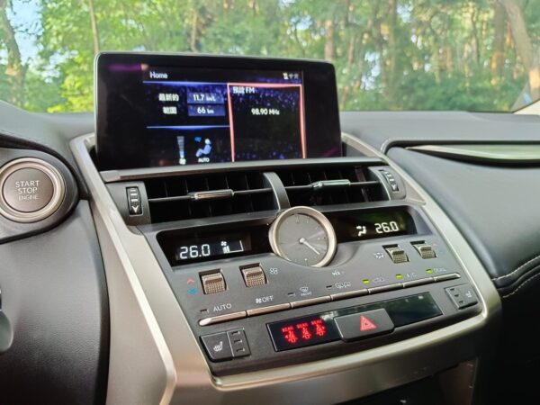 2020 Lexus NX200 豪華休旅-中控