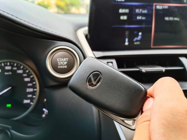 2020 Lexus NX200 豪華休旅-鑰匙